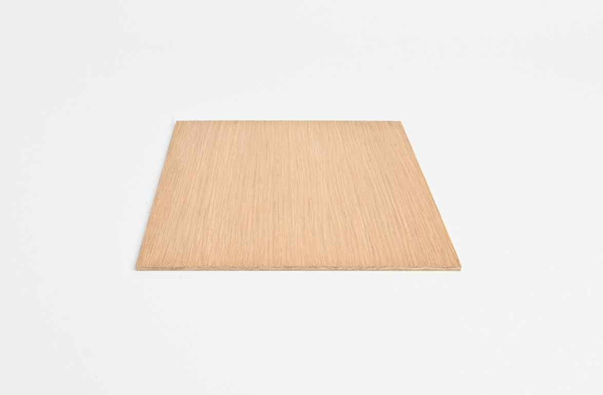 Dekorativ Krydsfiner, Eg